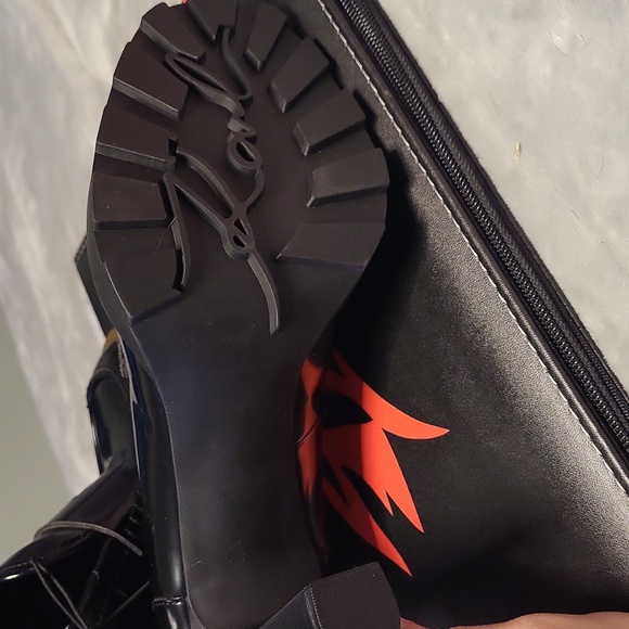 Stylish Karl Lagerfeld Paris Shoes size 8 - Picture 5 of 5